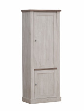 Eline towers met tv.jpg