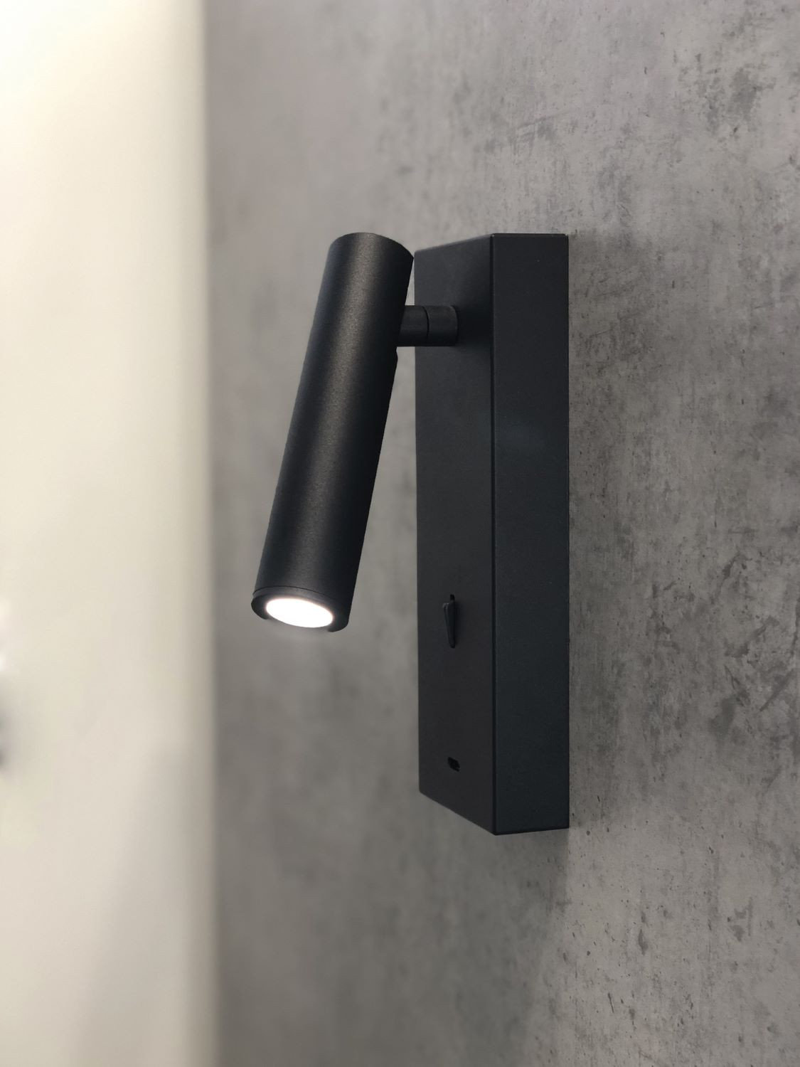 Wandspot 3w 210lm 3000k zwart